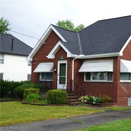 Buy this 2 bed house on 1921 Robbins Ave in Niles, Ohio