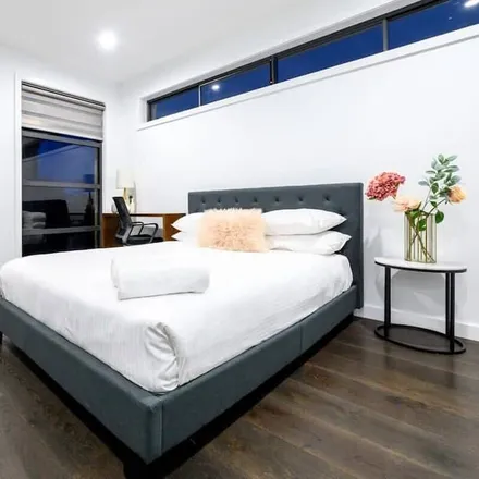 Rent this 5 bed house on Surfers Paradise QLD 4217