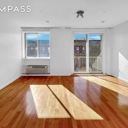 Rent this studio house on 121 West 131st Street in New York, NY 10027