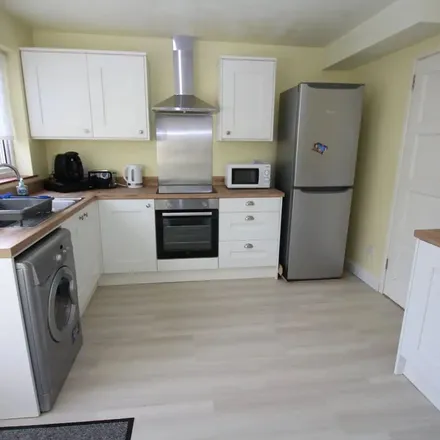 Rent this 3 bed apartment on Hillview Crescent in Carrickfergus, BT38 8QB