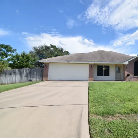 Rent this 3 bed house on 1202 Frio St