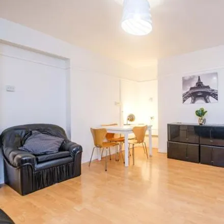 Image 4 - Camberwell Road, London, SE5 0DP, United Kingdom - Apartment for sale