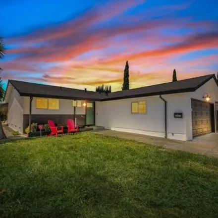 Buy this 3 bed house on 378 Santa Susana Court in Fairfield, CA 94533