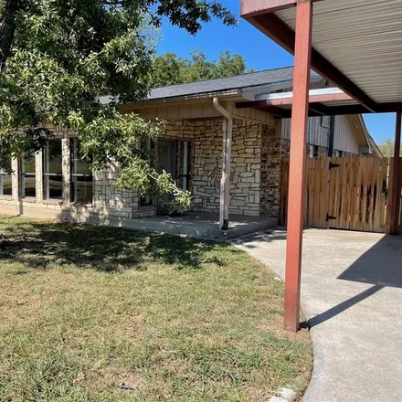 Image 2 - 207 School House Road, Paradise, Wise County, TX 76073, USA - House for rent