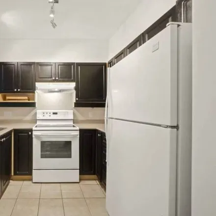Image 2 - North Vancouver, BC V7G 2S6, Canada - Apartment for rent