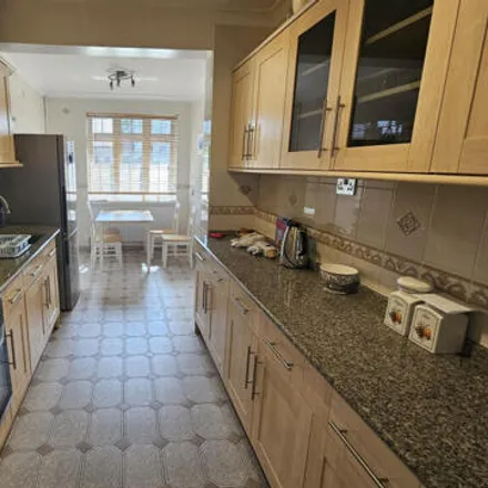 Image 5 - 230 Portway, London, E15 3QY, United Kingdom - House for rent