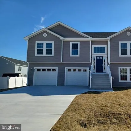 Buy this 4 bed house on 699 Jensen Way in Martinsburg, WV 25401