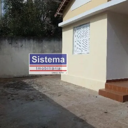 Rent this 2 bed house on Rua Benjamin Constant in Vila Bancária, São José do Rio Preto - SP