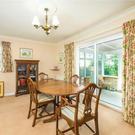 Image 3 - Clifton Drive, Oundle, PE8 4EP, United Kingdom - House for sale