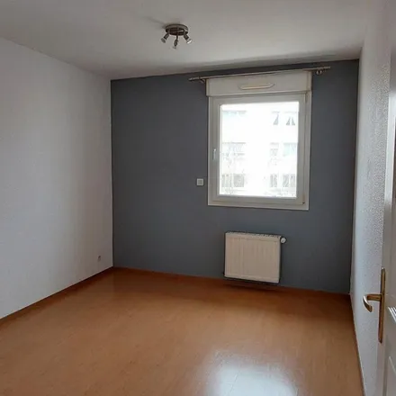 Rent this 3 bed apartment on 8 bis Promenade de la Seille in 57000 Metz, France