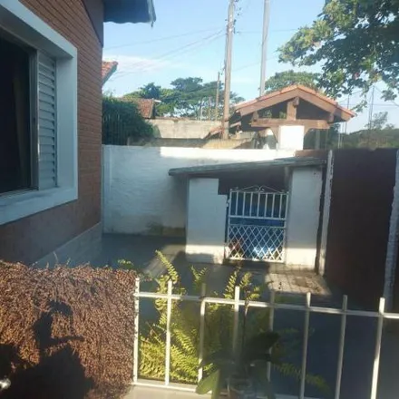 Buy this 2 bed house on Rua Lavrinhas in Parque Nossa Senhora da Glória, Tremembé - SP