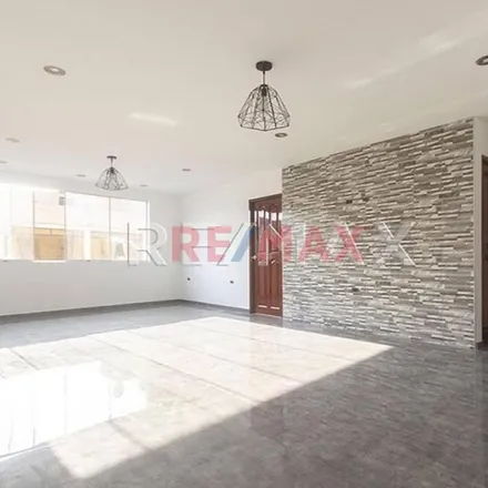 Buy this studio apartment on Avenida Los Próceres de Huandoy in Los Olivos, Lima Metropolitan Area 15307