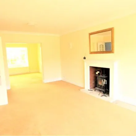 Image 3 - Copperfield Road, Cheadle Hulme, SK8 7PN, United Kingdom - Apartment for rent