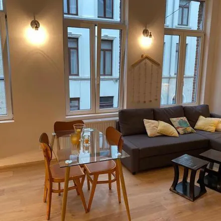 Rent this 2 bed apartment on Rue d'Alsace-Lorraine - Elzas-Lotharingenstraat 27 in 1050 Ixelles - Elsene, Belgium