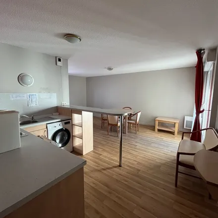 Rent this 2 bed apartment on 67 Rue François Peissel in 69300 Caluire-et-Cuire, France