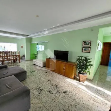 Buy this 4 bed house on Rua Assunta Veronesi Bernardo in Região Urbana Homogênea III, Poços de Caldas - MG