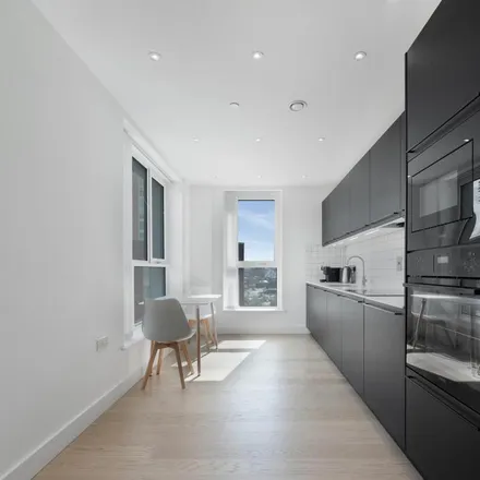 Image 3 - 261 Poplar High Street, Canary Wharf, London, E14 0BB, United Kingdom - Apartment for rent