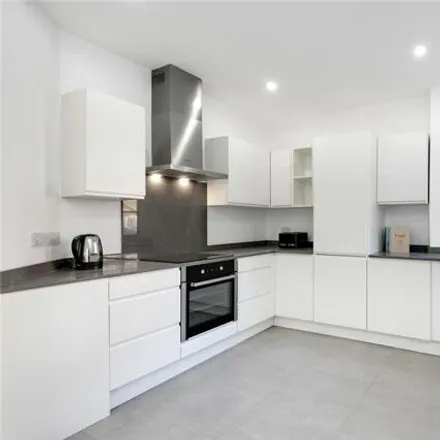 Image 3 - Clive Court, Maida Vale, London, W9 1SD, United Kingdom - Room for rent