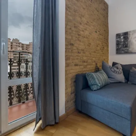 Image 2 - Carrer de la Mare Teresa Jornet, 46003 Valencia, Spain - Apartment for rent