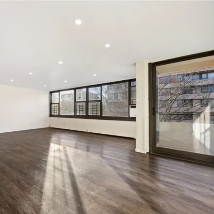 Image 4 - 162-31 9th Avenue, New York, NY 11357, USA - Apartment for sale