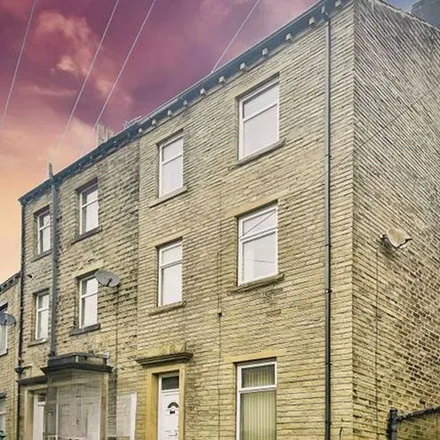 Rent this 3 bed apartment on Dale Street in Milnsbridge, HD3 4RU