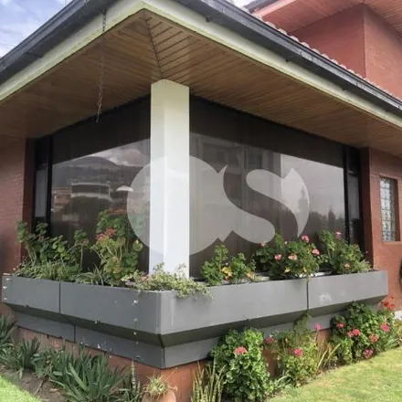 Buy this 5 bed house on Quito Tennis y Golf Club El Condado in Gonzalo Cordero, 170134
