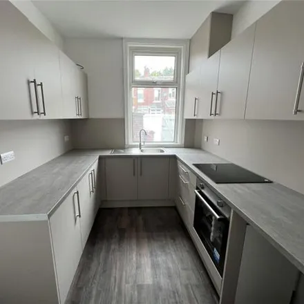 Image 3 - Franklin Road, Blackburn, BB2 2TB, United Kingdom - Townhouse for sale