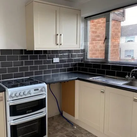 Image 2 - Parkhill Road, Chasetown, WS7 2ET, United Kingdom - Townhouse for rent