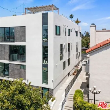 Buy this 4 bed house on 2430 Penmar Avenue in Los Angeles, CA 90291