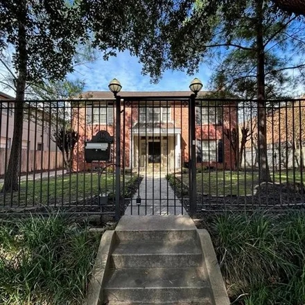 Rent this 3 bed house on 18 Pinedale Street in Houston, TX 77006