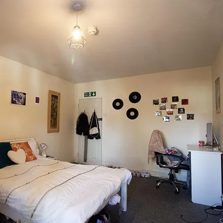 Rent this 8 bed apartment on Tetris UK in 251 Mansfield Road, Nottingham