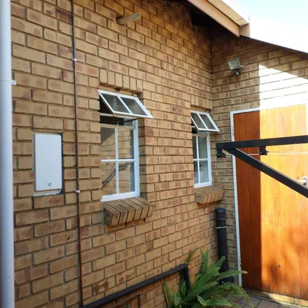 Rent this 3 bed apartment on Foskoriet Avenue in Zwartkop, Gauteng