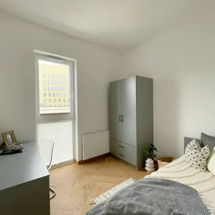 Rent this 3 bed apartment on Biurowiec Nowa Fabryczna in Składowa 35, 90-127 Łódź