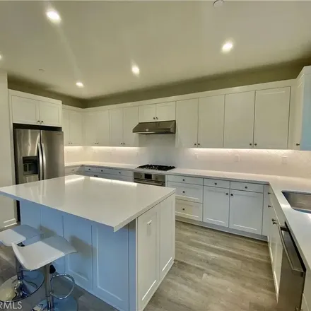Image 3 - 143 Falcon Ridge, Irvine, CA 92618, USA - Apartment for rent