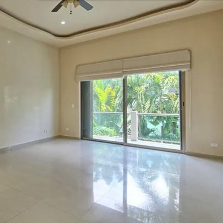 Buy this 1studio house on Villa Magna Entrada in 77560 Cancún, ROO