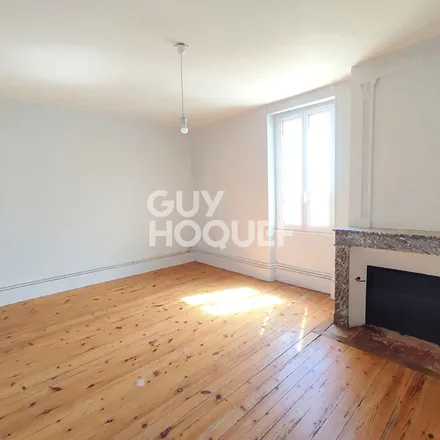 Rent this 5 bed apartment on 418 Cours Gambetta in 47000 Agen, France