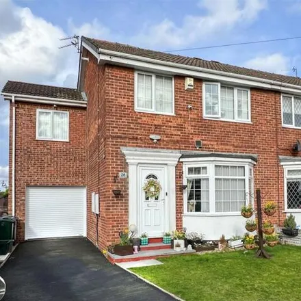 Buy this 4 bed duplex on Kepple Close in New Rossington, DN11 0XE