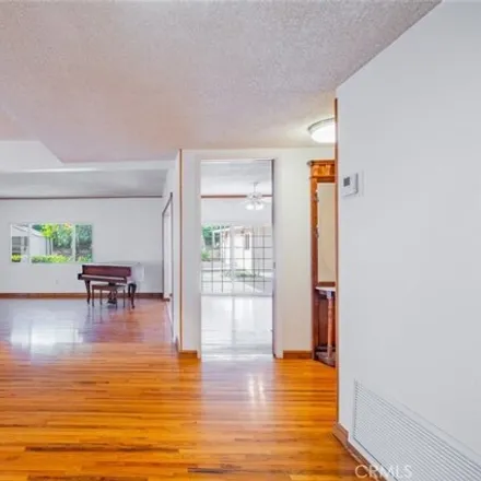 Image 5 - 11081 Viking Avenue, Los Angeles, CA 91326, USA - House for rent