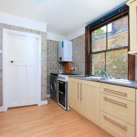 Image 2 - 81 Bennerley Road, London, SW11 6PJ, United Kingdom - Apartment for rent