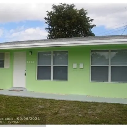 Rent this 2 bed house on 2434 Northwest 9th Avenue in Jenada Isles, Wilton Manors