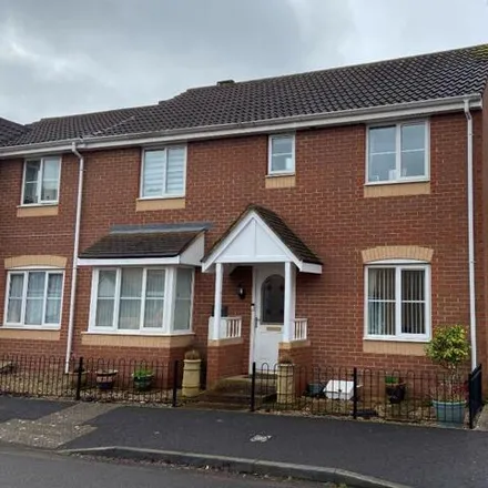 Buy this 4 bed duplex on 79 Severn Drive in Taunton, TA1 2PW