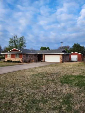 Buy this 3 bed house on 856 Saralyn Drive in Blackwell, OK 74631