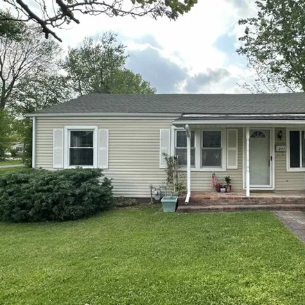 Buy this 3 bed house on 384 Illinois Street in Lone Oak, McCracken County