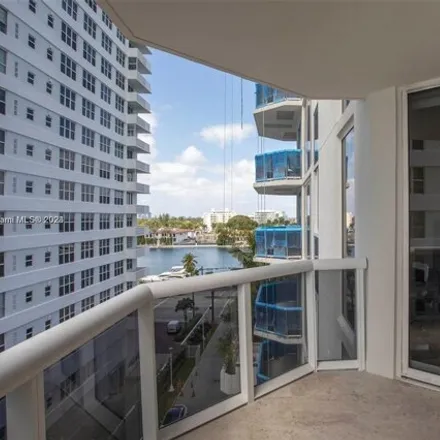 Image 7 - Green Diamond Condominium, 4775 Collins Avenue, Miami Beach, FL 33140, USA - Condo for rent