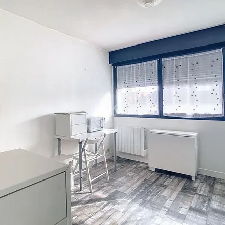 Rent this 1 bed apartment on 18 Rue des Bateaux Lavoirs in 44000 Nantes, France