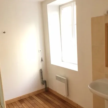 Rent this 2 bed apartment on 10 Rue Carnot in 29600 Morlaix, France