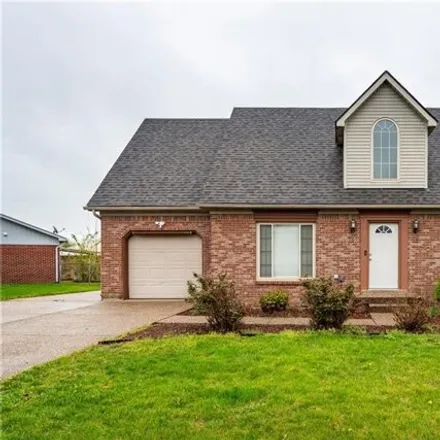 Buy this 3 bed house on 4235 Glenbrook East in New Albany, IN 47150