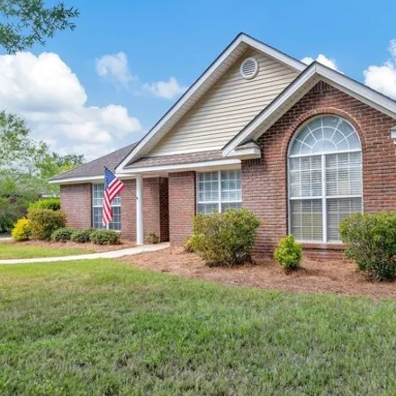 Buy this 3 bed house on 102 Horseshoe Circle in Alabaster, AL 35007