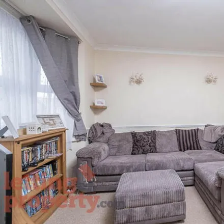 Image 4 - Cardiff Street, London, SE18 2SF, United Kingdom - Townhouse for rent