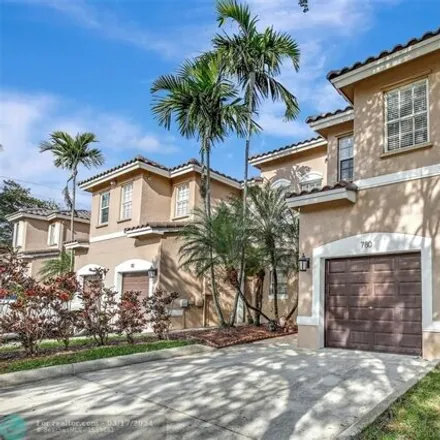 Image 2 - 782 Northwest 132nd Avenue, Plantation, FL 33325, USA - Townhouse for sale